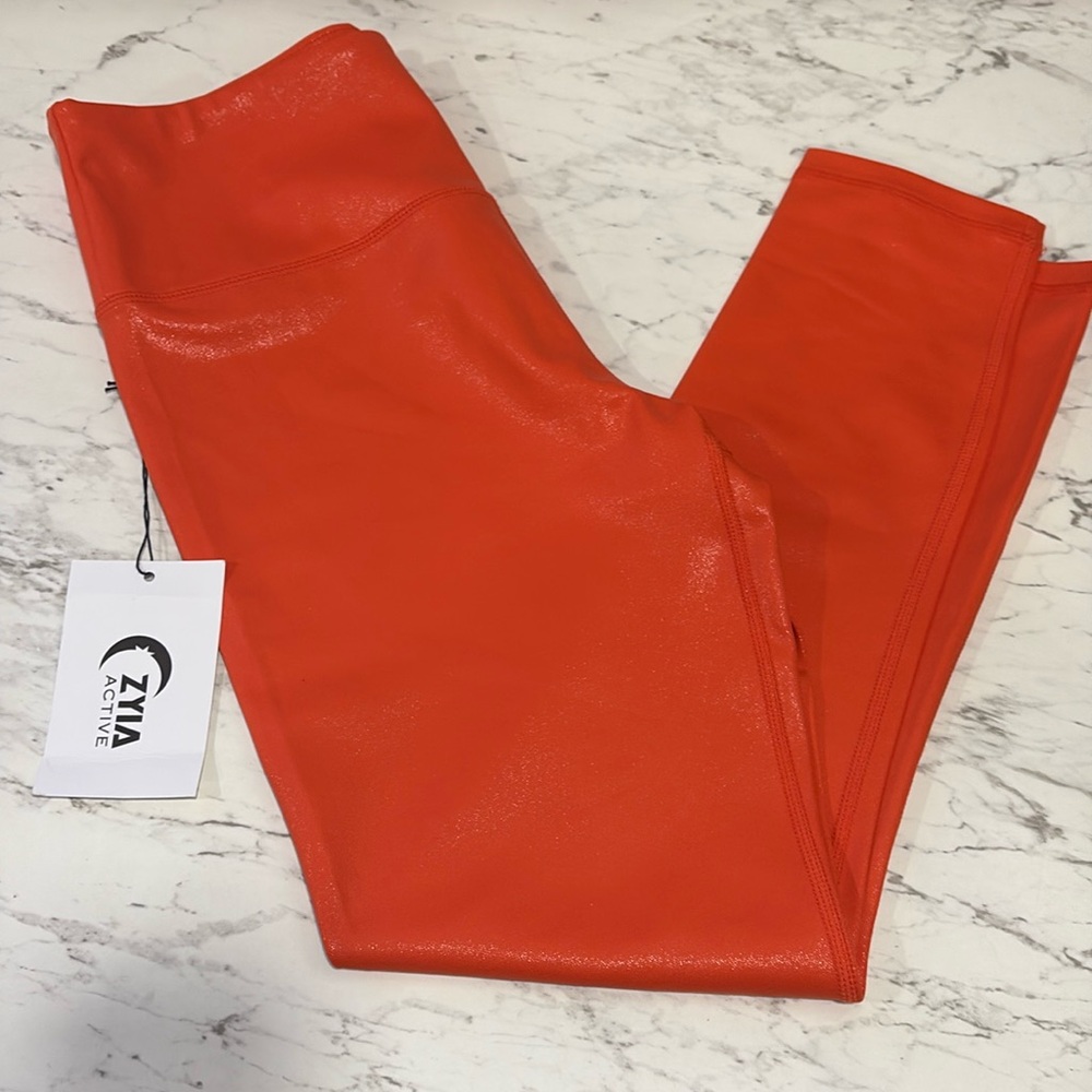 NWT Zyia Light N Tight  Legging